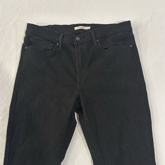 Levi’s Women's Black Slimming Skinny Jeans size 33‎ EUC - Picture 2 of 7